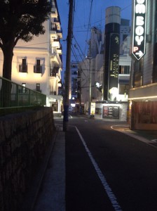新神戸のホテル街＿夜の様子